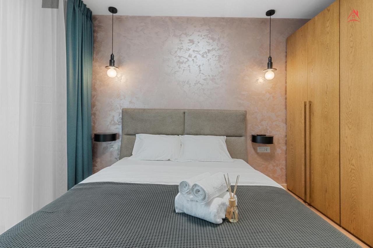 Apartament Opera Residence - Cismigiu, Eroilor, Free Private Parking Bucarest Extérieur photo